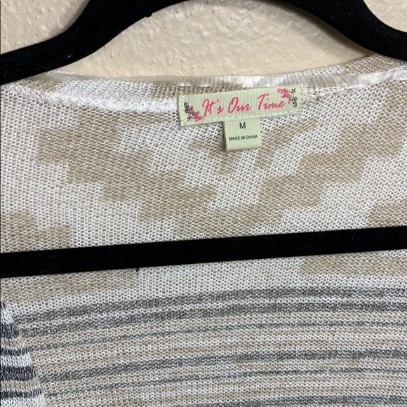 Gray tan and white Aztec print cardigan - Picture 2 of 3